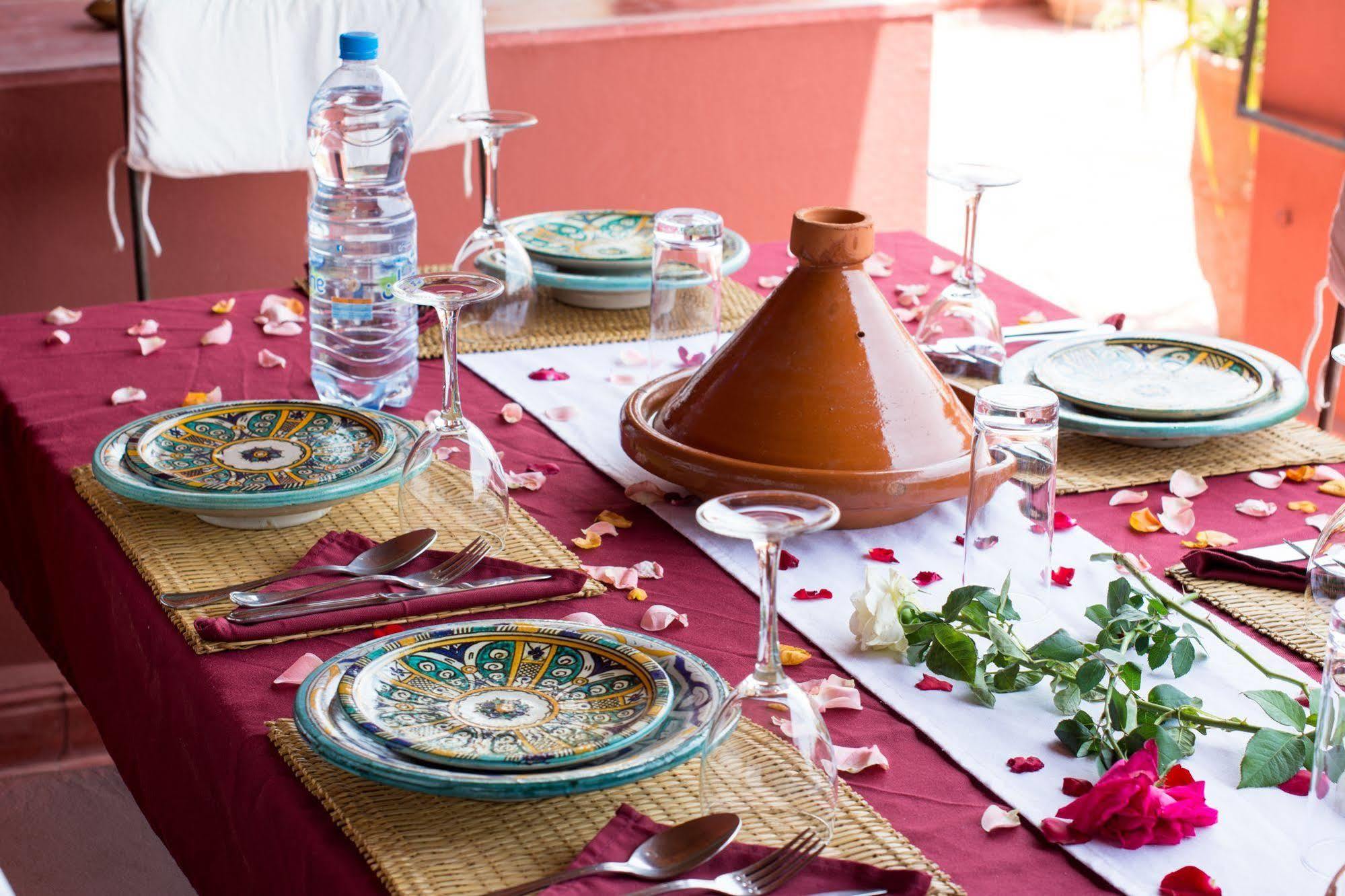 Riad El Gnaouia Hotel Marrakesh Exterior photo